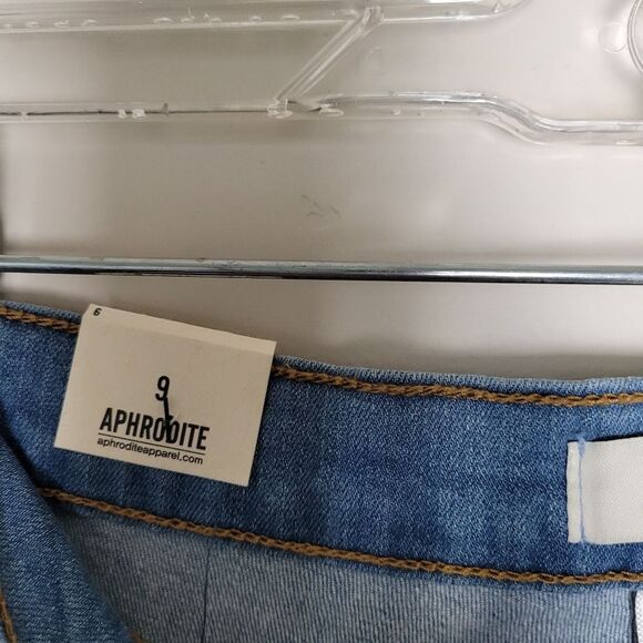 NEW Aphrodite Jeans Skinny Split Knee Light Wash High Waist Size 29 Minimalist - Picture 6 of 9